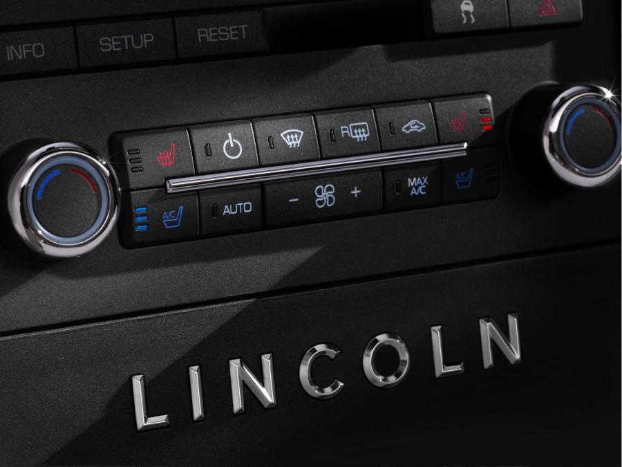  Lincoln MKS 2008 года  (фото 178 из 284)